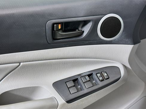 Used 2013 Toyota Tacoma PreRunner w/ TRD Sport Pkg image 15