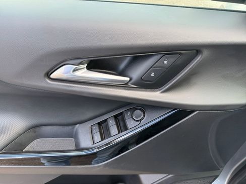 Used 2025 Chevrolet Equinox LT FWD image 19