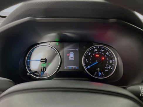 Used 2022 Toyota RAV4 XLE image 22