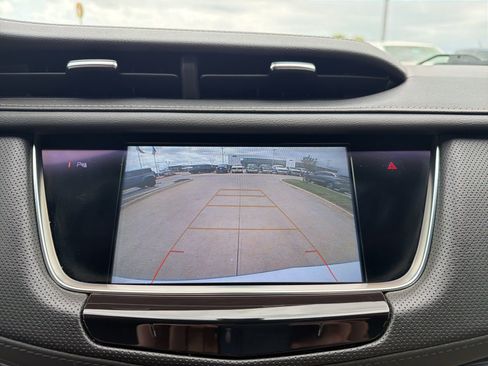 Used 2019 Cadillac XT5 FWD image 22