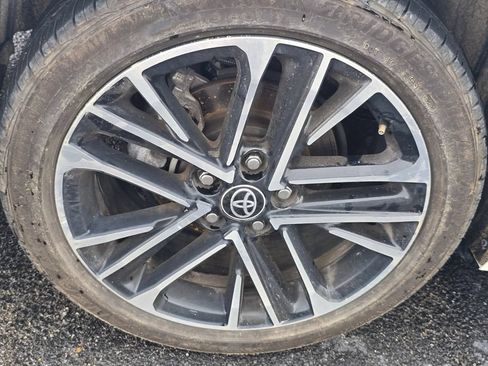 Used 2025 Toyota Camry XLE AWD/4WD image 10