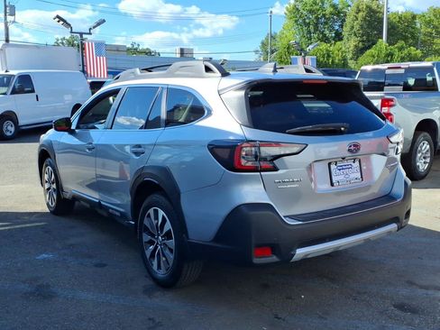 Used 2023 Subaru Outback Limited AWD/4WD image 4