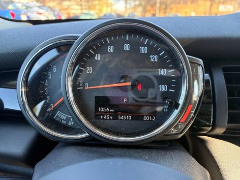 Used 2019 MINI Cooper 2-Door Hardtop w/ Premium Package image 21