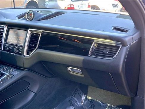 Used 2015 Porsche Macan S image 14