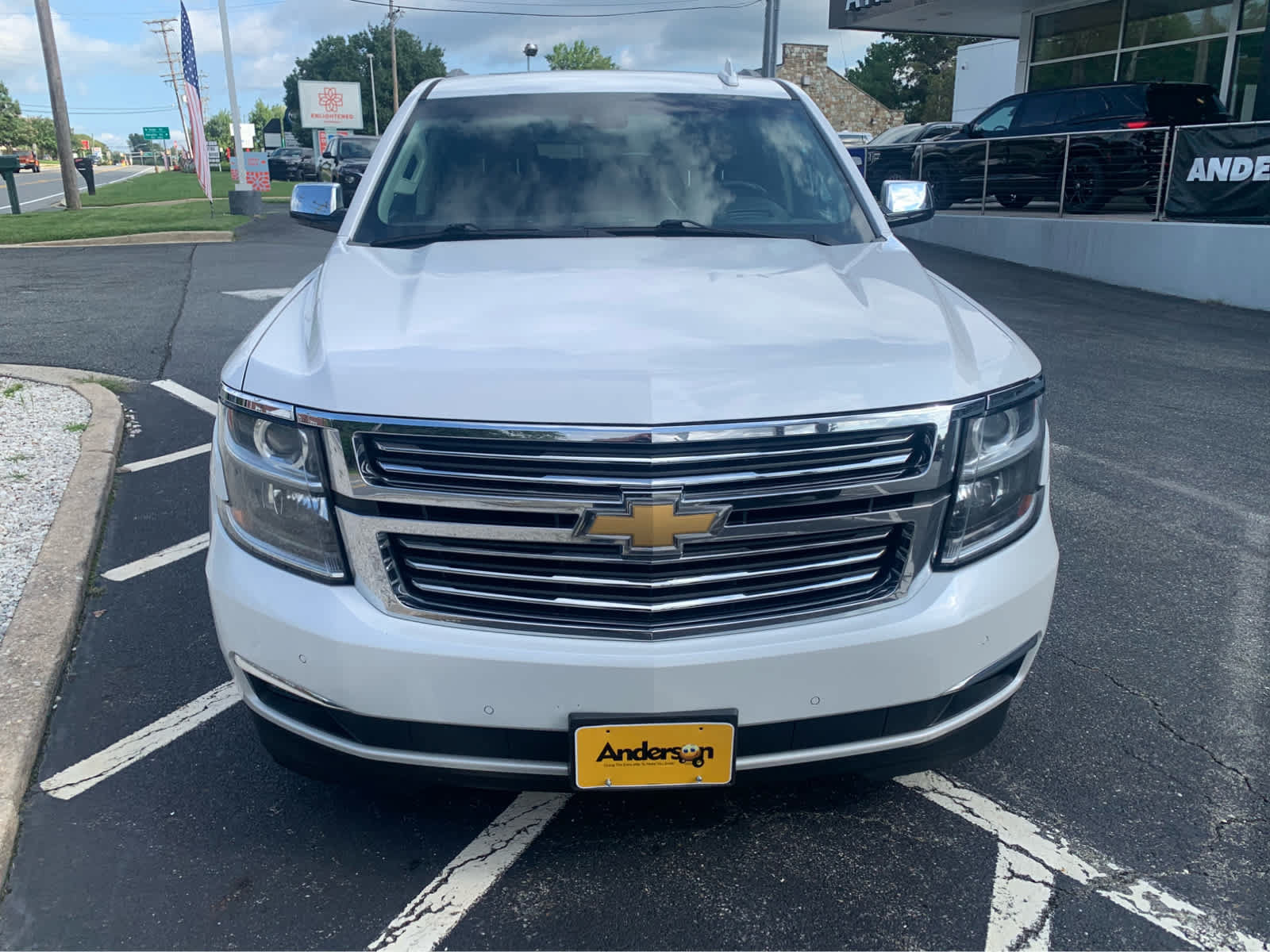 Used 2018 Chevrolet Suburban Premier AWD/4WD image 2