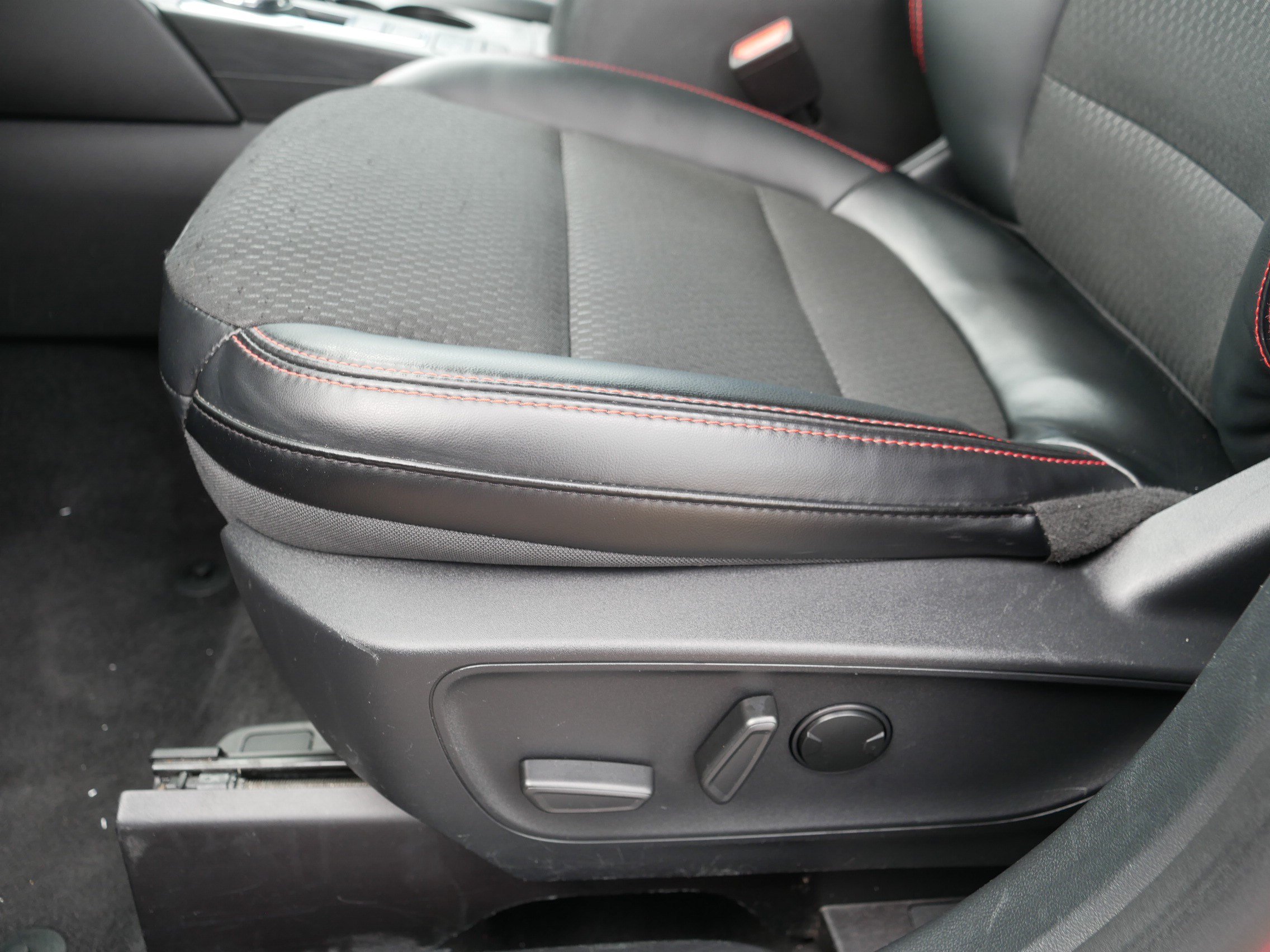 Used 2025 Ford Escape ST-Line Select AWD/4WD image 20