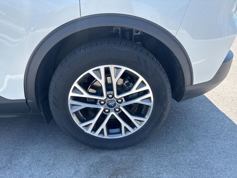 Used 2020 Ford Escape SEL image 4