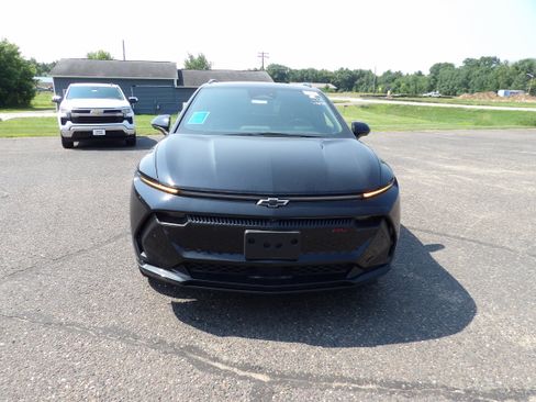 Used 2024 Chevrolet Equinox EV RS AWD/4WD image 2