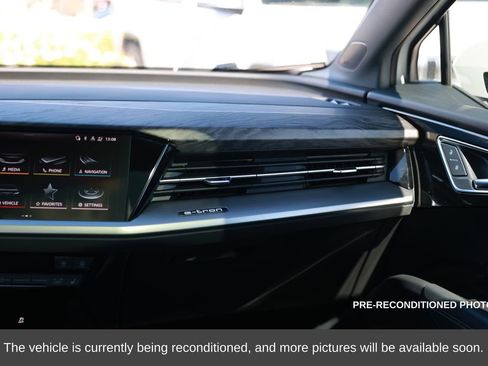 Used 2024 Audi Q4 e-tron Premium Plus w/ Premium Plus image 28