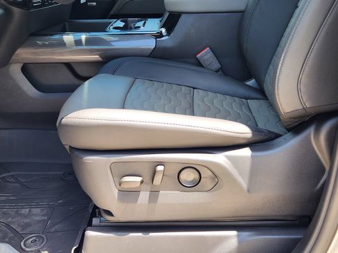 New 2026 Chevrolet Silverado 2500 ZR2 AWD/4WD image 21