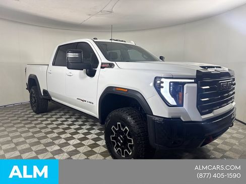 Used 2025 GMC Sierra 2500 AT4X AWD/4WD image 3