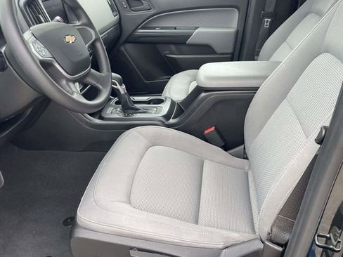 Used 2022 Chevrolet Colorado W/T w/ WT Convenience Package RWD image 17