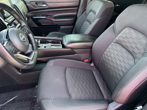 Certified 2022 Nissan Pathfinder SV image 22