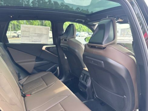 New 2025 BMW X3 xDrive30i w/ Convenience Package image 14