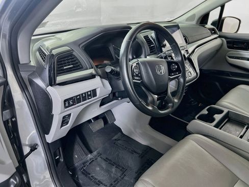 Used 2023 Honda Odyssey Touring image 9