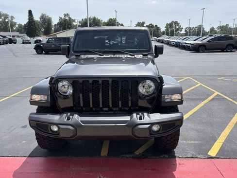 Used 2021 Jeep Gladiator Sport AWD/4WD image 2