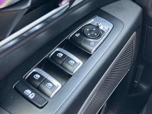 Used 2024 Kia Telluride EX w/ EX Captain's Chair Package AWD/4WD image 38