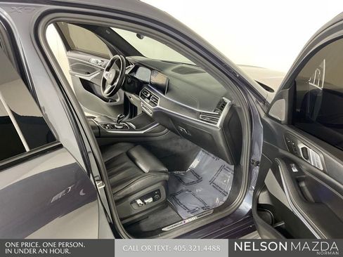 Used 2022 BMW X7 M50i w/ Luxury Seating Package AWD/4WD image 16