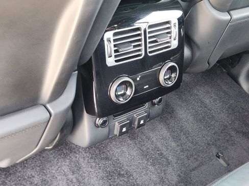 Used 2020 Land Rover Range Rover HSE image 31