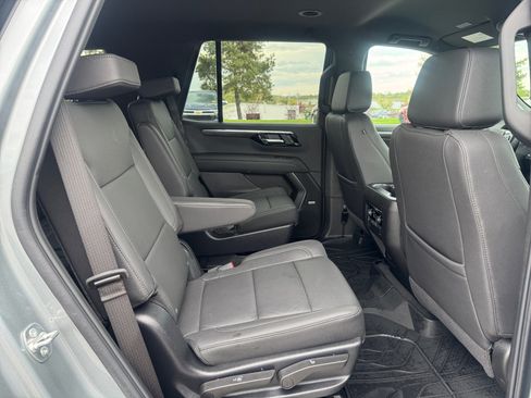 Used 2025 Chevrolet Tahoe Z71 w/ Comfort Package AWD/4WD image 18