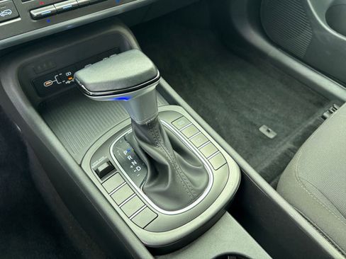 Used 2025 Hyundai Kona SEL image 35