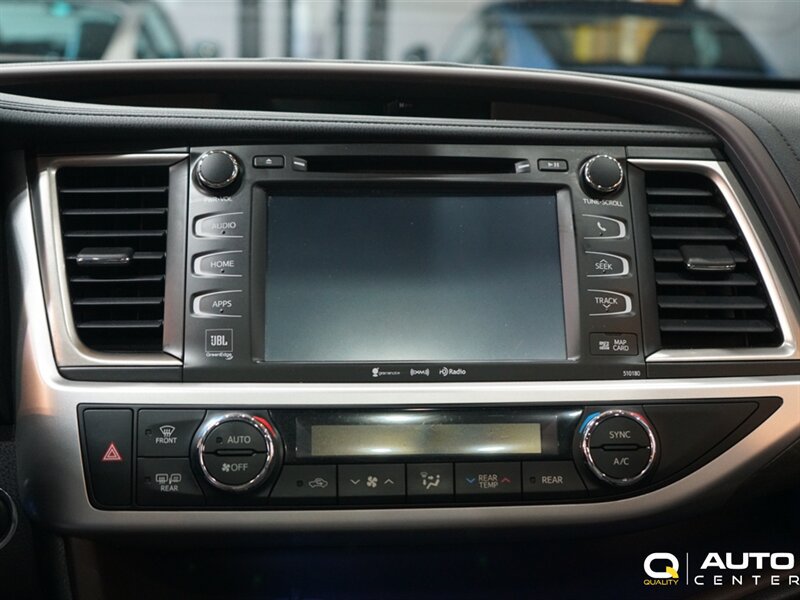 Used 2018 Toyota Highlander Limited Platinum AWD/4WD image 19