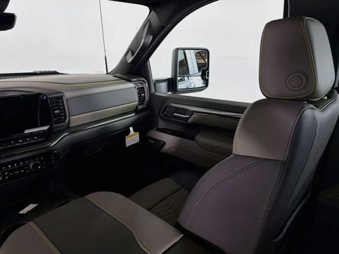 New 2026 Chevrolet Silverado 2500 ZR2 AWD/4WD image 21