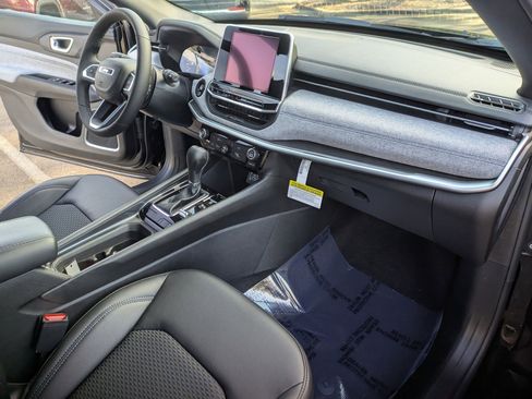 New 2026 Jeep Compass Latitude image 20