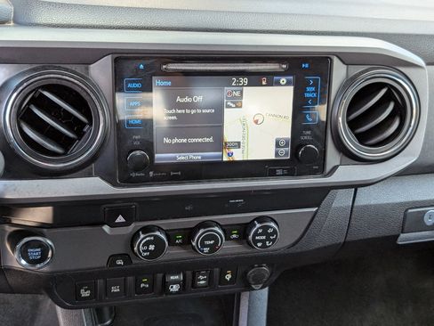 Used 2019 Toyota Tacoma TRD Sport w/ Technology Package RWD image 17