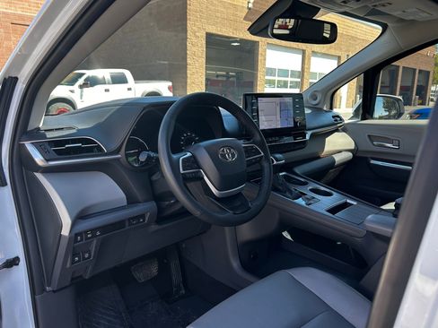 Certified 2023 Toyota Sienna XLE w/ XLE Plus Package AWD/4WD image 12
