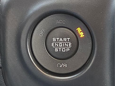 Used 2022 Jeep Wrangler Unlimited Sahara w/ Cold Weather Group image 21