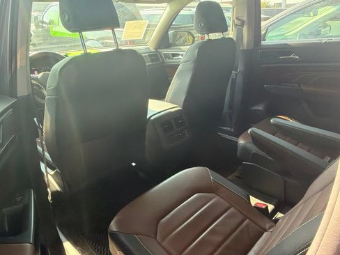 Used 2023 Volkswagen Atlas SEL Premium AWD/4WD image 10