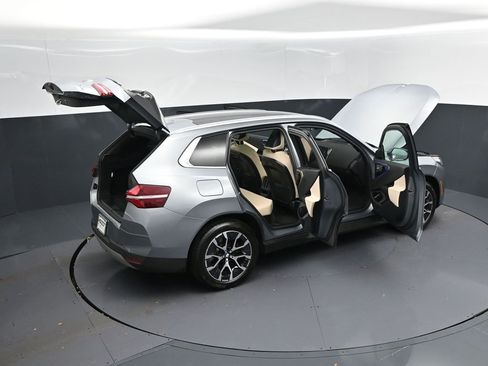 Used 2025 BMW X3 xDrive30i w/ Premium Package image 51