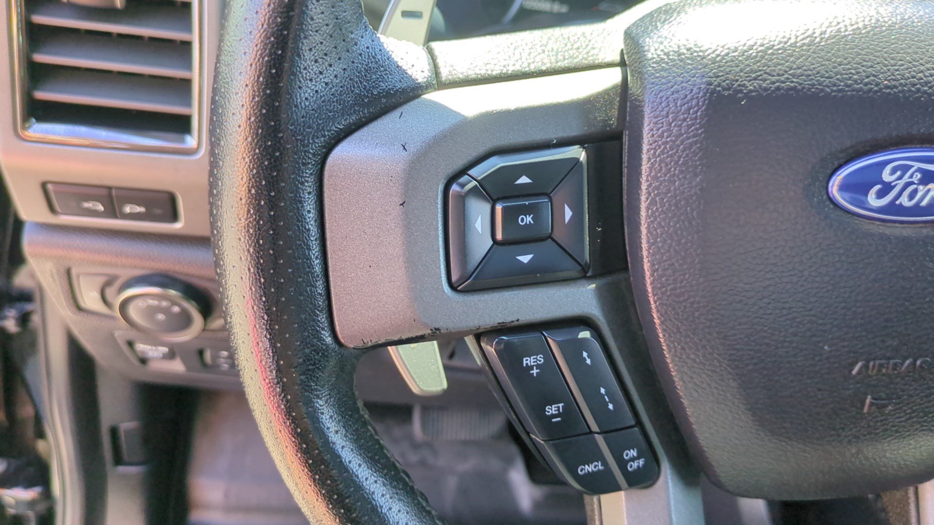 Used 2019 Ford F150 Raptor w/ Equipment Group 802A Luxury AWD/4WD image 17