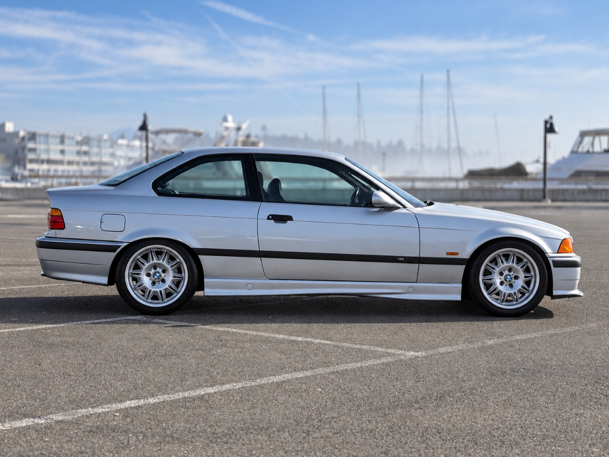 Used 1997 BMW M3 Coupe RWD image 2