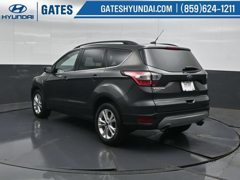 Used 2018 Ford Escape SE AWD/4WD image 8
