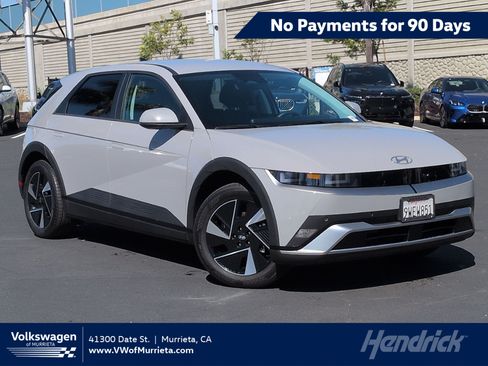 Used 2025 Hyundai Ioniq 5 SE RWD image 1