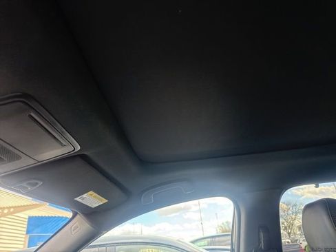 Used 2025 Honda Pilot Black Edition image 4