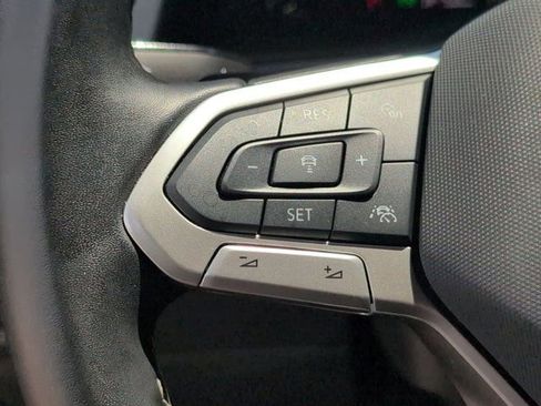 Used 2025 Volkswagen Atlas Cross Sport SE FWD image 20