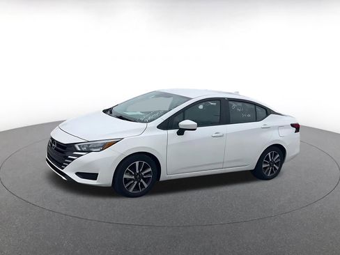 Used 2025 Nissan Versa SV image 8