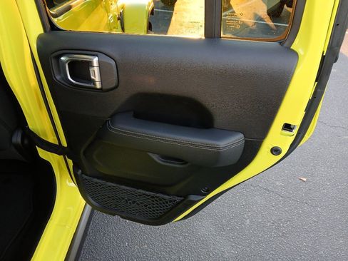 Certified 2023 Jeep Gladiator Overland image 28