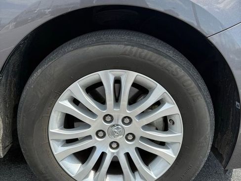 Used 2017 Toyota Sienna XLE FWD image 8