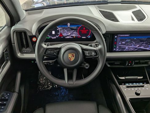 Certified 2025 Porsche Cayenne AWD/4WD image 15
