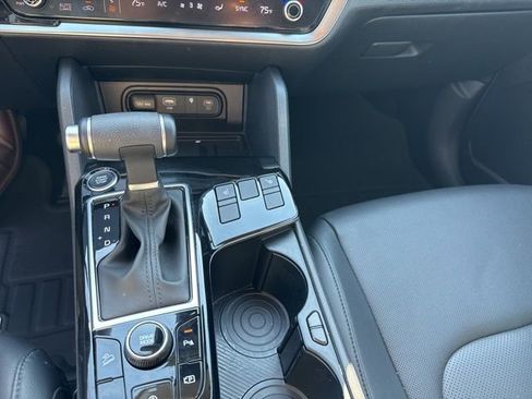 Used 2025 Kia Sportage EX image 10