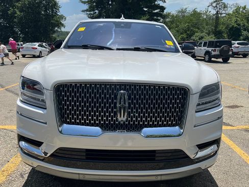 Used 2019 Lincoln Navigator Reserve AWD/4WD image 2