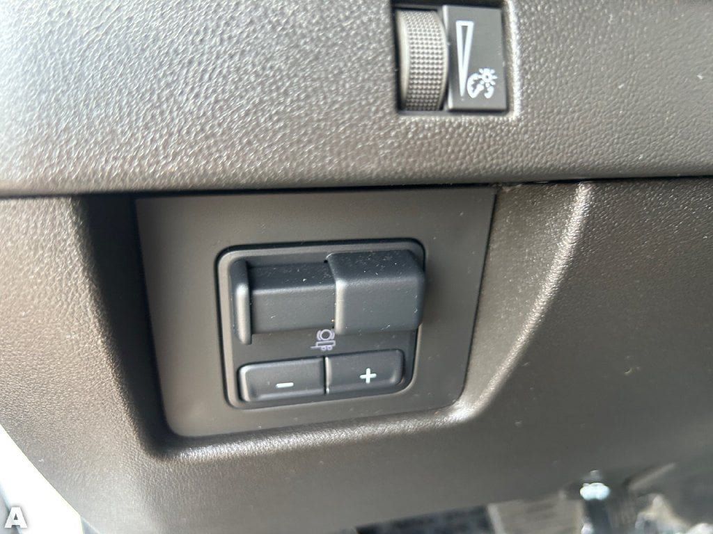 Used 2024 Chevrolet Colorado LT w/ LT Convenience Package AWD/4WD image 26