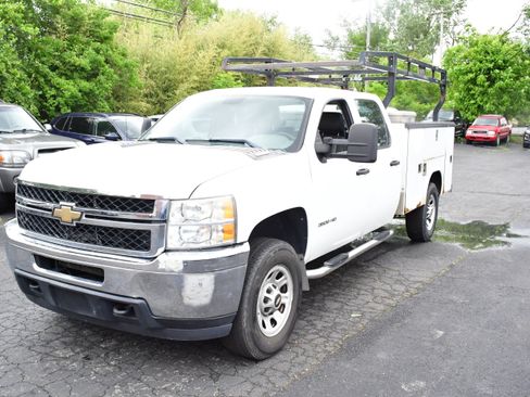 Used 2011 Chevrolet Silverado 3500 W/T image 4