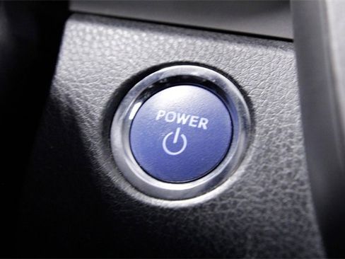 Used 2020 Toyota Camry LE image 29