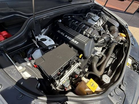 Used 2019 Jeep Grand Cherokee SRT image 24