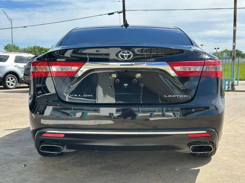 Used 2016 Toyota Avalon Limited image 4